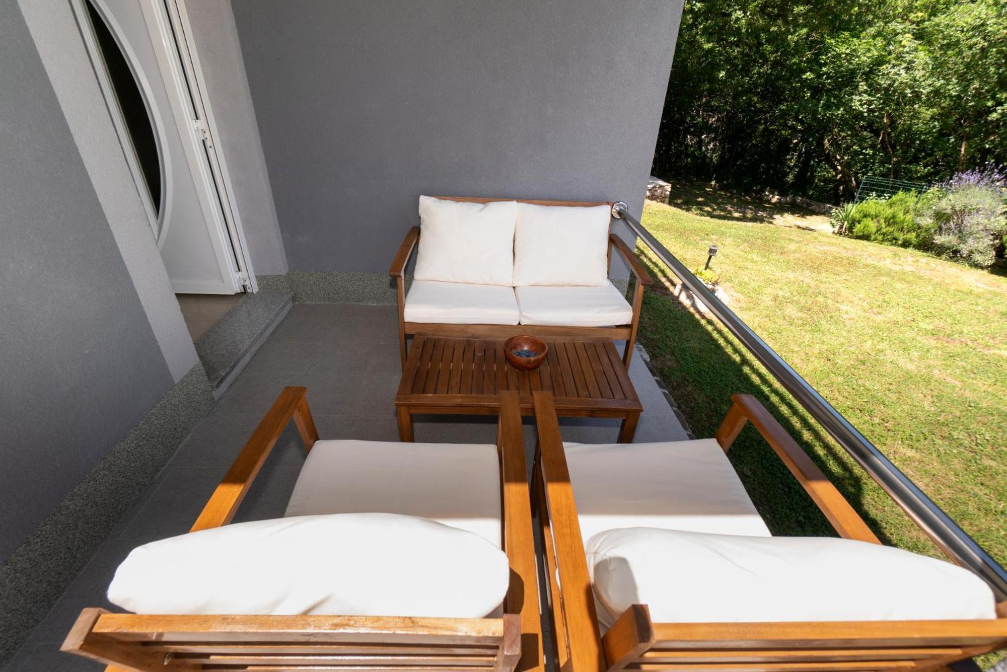 Apartments Srdanovic Omiš Екстериор снимка