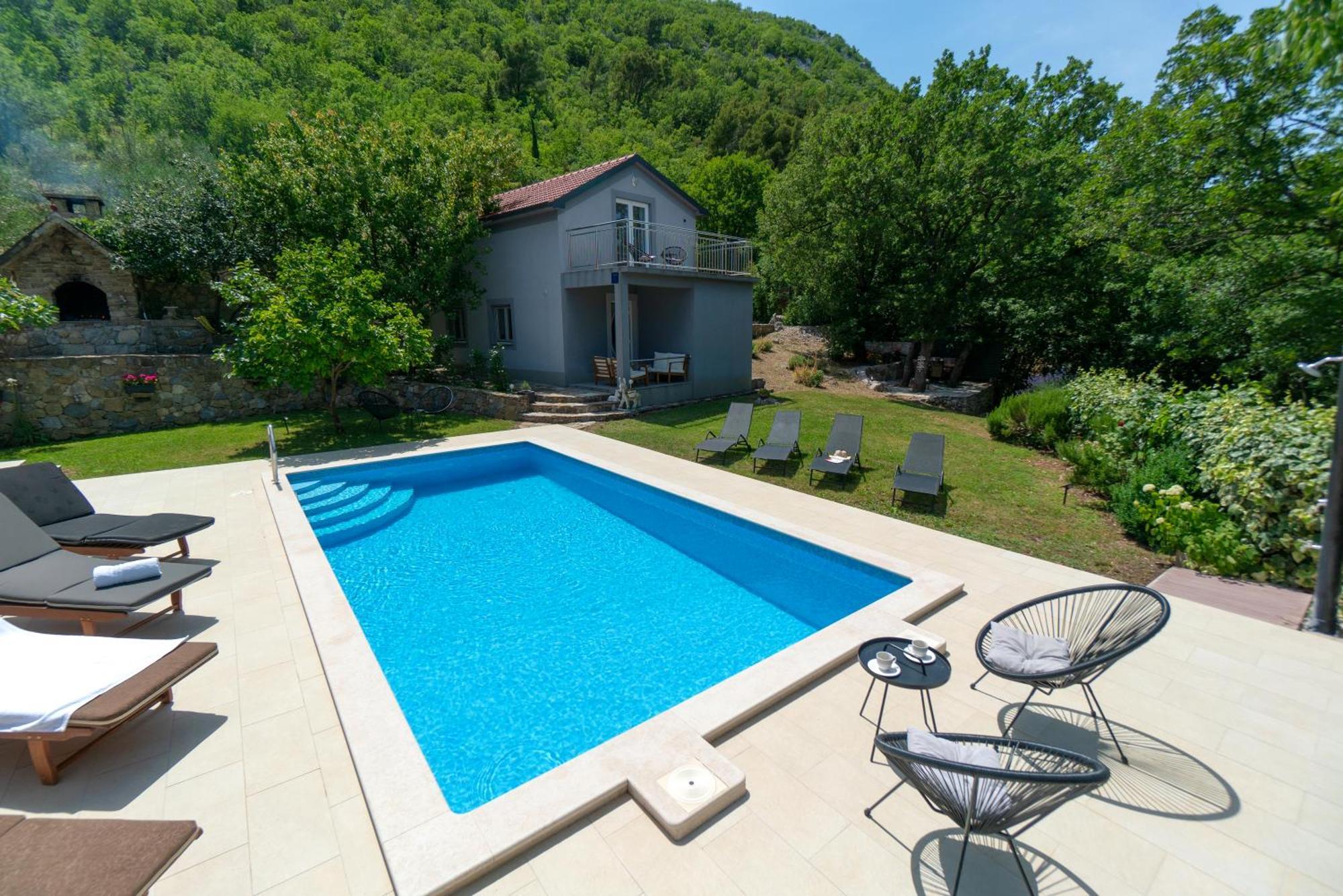 Apartments Srdanovic Omiš Екстериор снимка