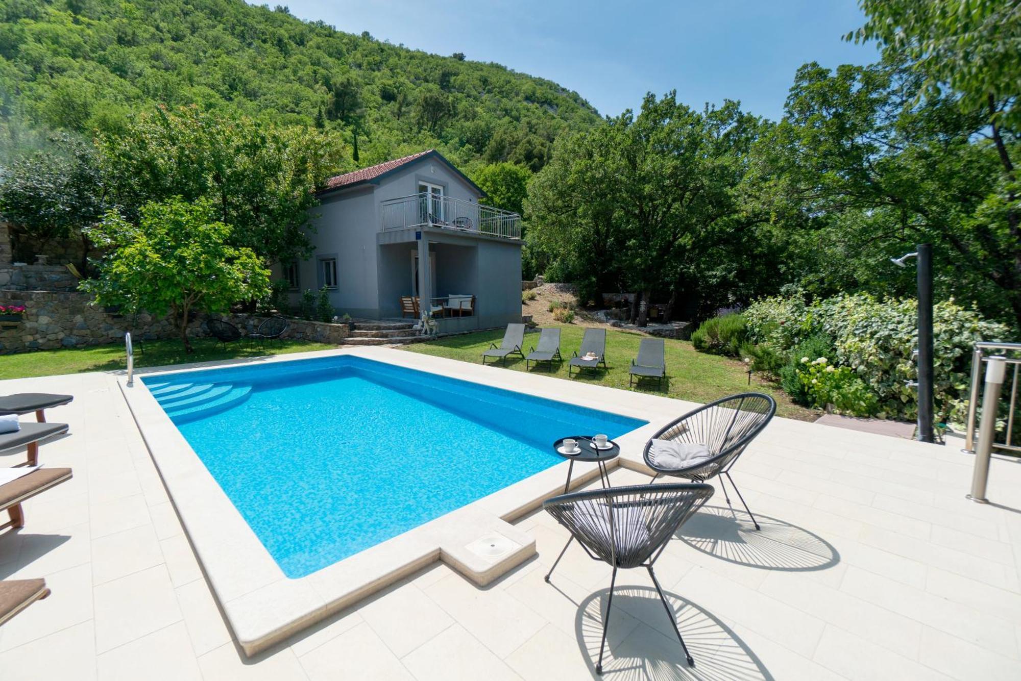 Apartments Srdanovic Omiš Екстериор снимка