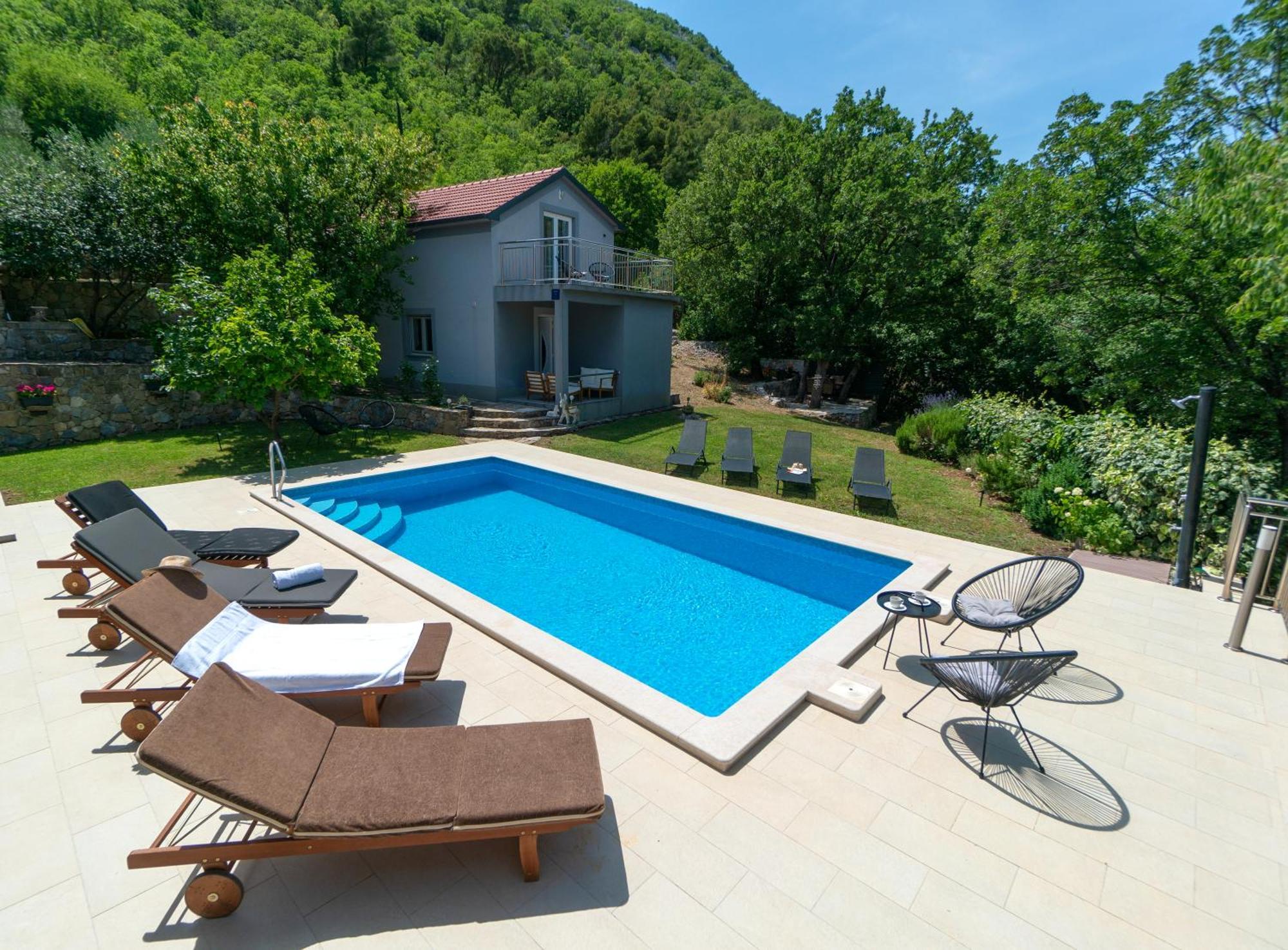 Apartments Srdanovic Omiš Екстериор снимка